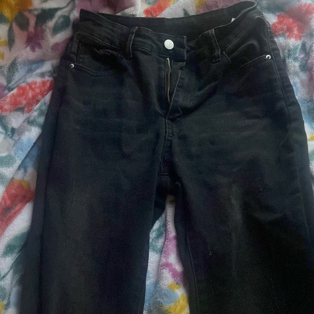 Black skinny jeans with frayed bottoms women’s petite small